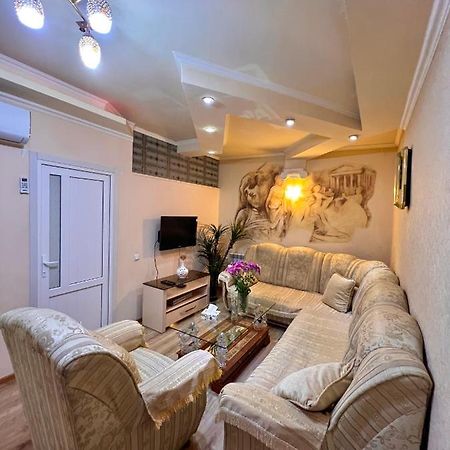Apartment In The Centre Of Yerevan For Rent Exteriör bild