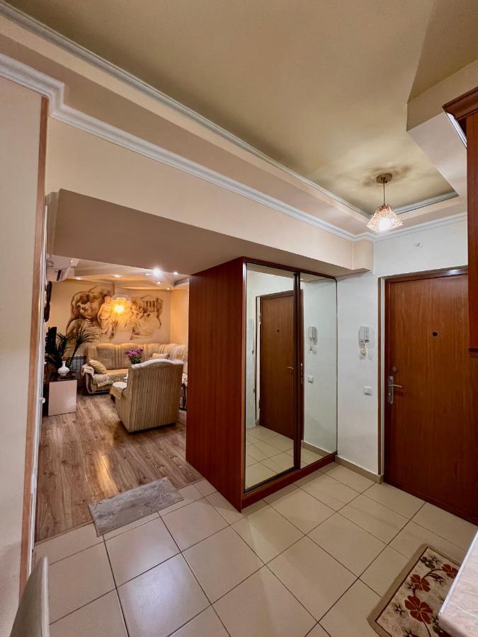 Apartment In The Centre Of Yerevan For Rent Exteriör bild